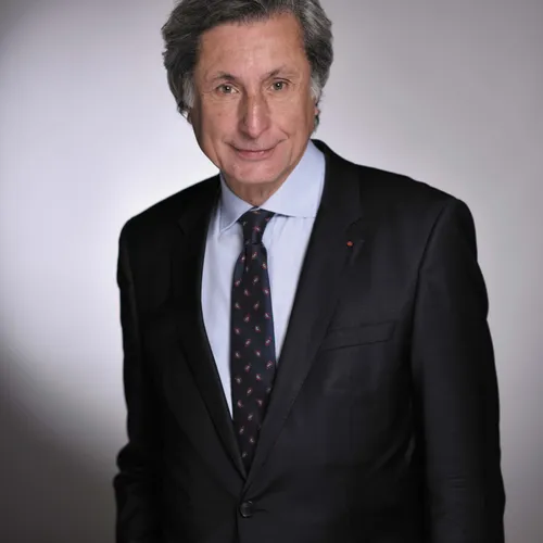 Patrick de Carolis, maire d'Arles s'exprime sur un sujet épineux