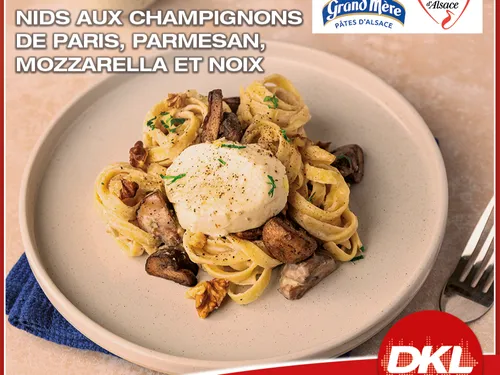 Nids aux champignons de Paris, parmesan, mozzarella et noix avec le...