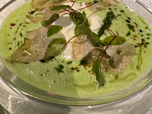 Oeuf parfait avec espuma d’asperges d’Alsace vertes