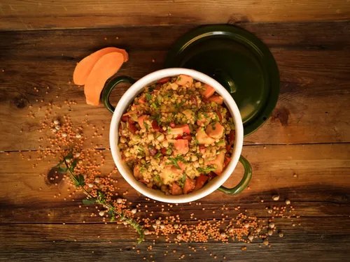 Curry de lentilles, patates douces et pois chiches