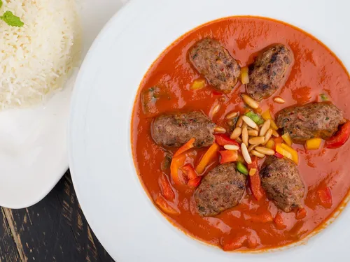 Tajine de kefta (boulettes de viande) au coulis de tomates
