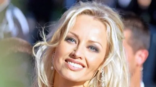 Adriana Karembeu va bientôt publier un nouveau livre 