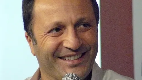 UNE SÉQUENCE TÉLÉ D’ARTHUR DATANT DE 2006 FAIT LE BUZZ