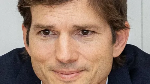 Ashton Kutcher viré à cause de son poids 