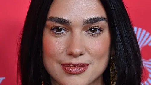 Une photo de Dua Lipa fait le tour des réseaux sociaux