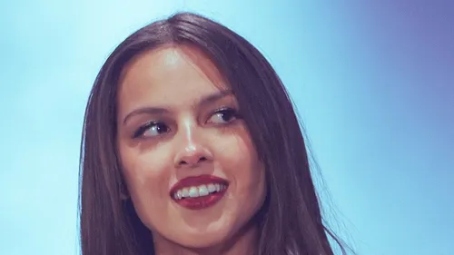 Olivia Rodrigo révèle être partiellement sourde 