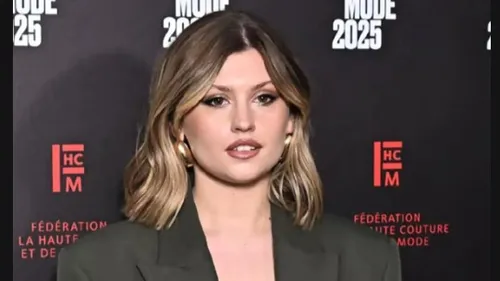 Marine rejoint la troupe des Enfoirés