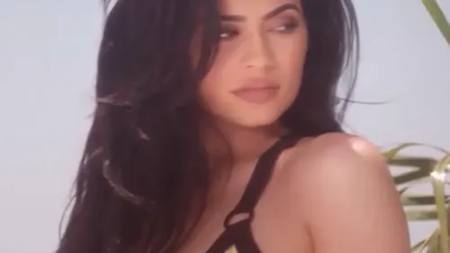 Kylie Jenner a fait sensation au défilé Victoria’s Secret