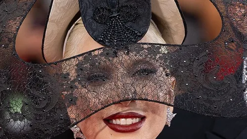 Lady Gaga n’est plus qu’à un prix du sacre suprême