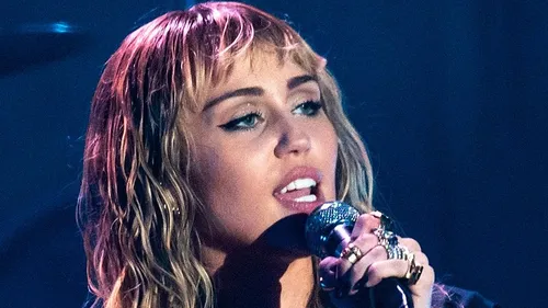 Miley Cyrus officialise son retour 