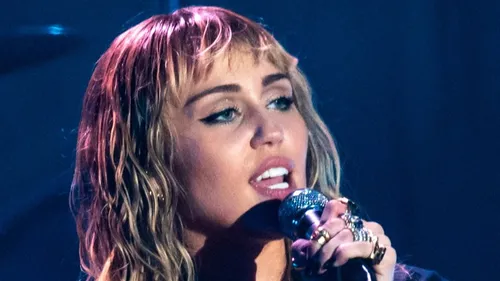 Miley Cyrus confirme être fiancée