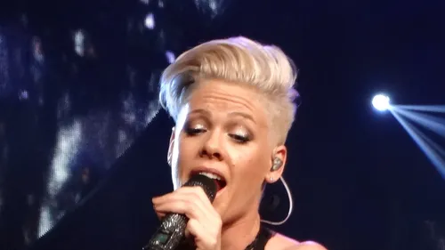 Pink contrainte de reporter 4 concerts