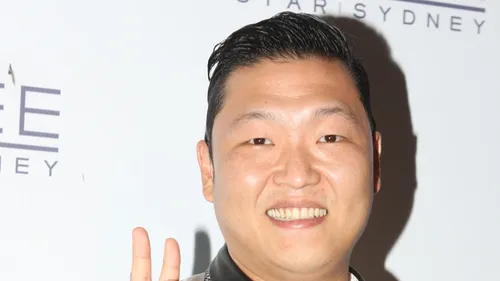 PSY EST DE RETOUR