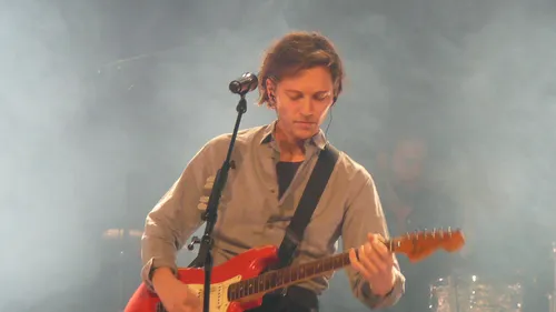 Le chanteur Raphael à nouveau papa