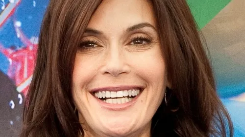 Teri Hatcher va reprendre un rôle culte dans une comédie musicale ! 