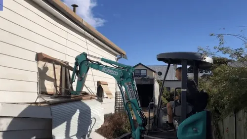 Australie : Deux frères détruisent la maison de leur mère pour que...