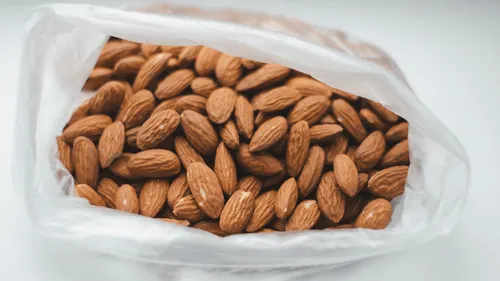 Pâques : des gendarmes ont distribué des "amandes" aux bons...