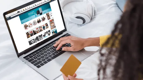 À 5 ans, elle commande pour plusieurs milliers d'euros sur Amazon 