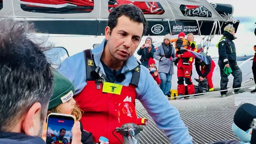 Voile : le skipper Guirec Soudée pulvérise le record du tour du...