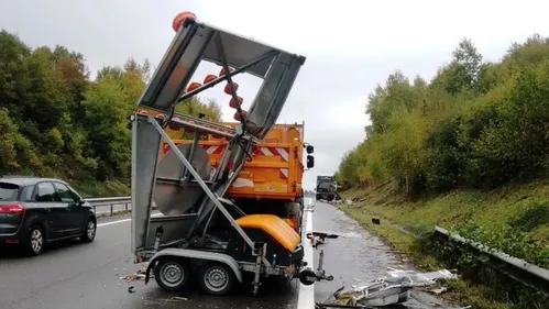Encore un véhicule de signalement de la DIRCO percuté par un camion