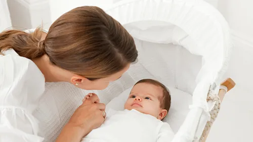 Nous faisons de moins en moins de bébés 