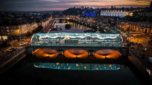 Laval se pare de lumières pour les Fêtes