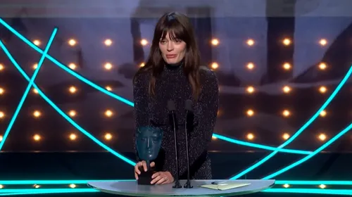 La Sarthoise Emma Mackey reçoit le titre de "star montante" aux BAFTA
