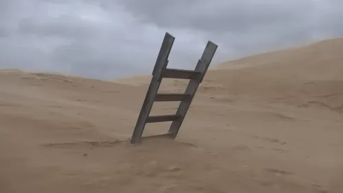 Gironde : un escalier enfoui sous la dune du Pilat refait surface