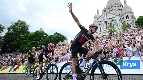 "Merci du fond du cœur" : Julian Alaphilippe range le vélo