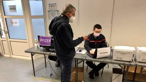 Brest : près d'un millier de doses de vaccin perdues