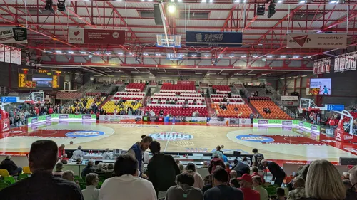 "Pas question d’annuler ce match" : la sous-préfecture maintient la...