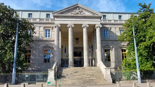 Le psychiatre abusait de ses patientes sous hypnose