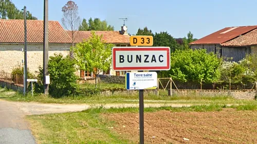 Charente : qui a changé les panneaux d'entrées des communes ?