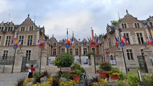 Orléans : un bronze de Camille Claudel adjugé plus de 3 millions...