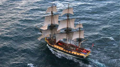 L’Hermione : l’association qui restaure la frégate placée en...