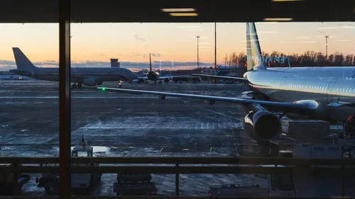 Une trentaine de jambes humaines bloquées dans un aéroport !