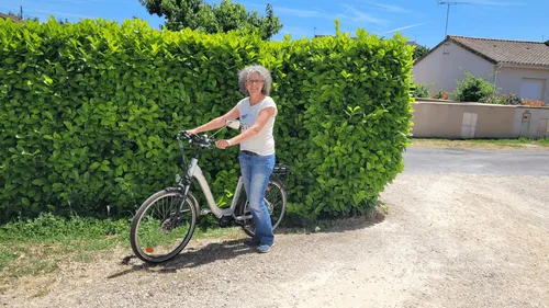 "Ça va être un vrai défi" : une centaine de Poitevins laissent leur...