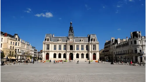 Projet d’attaque contre la mairie de Poitiers : trois hommes seront...