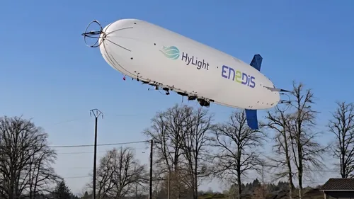 Un dirigeable pour surveiller les lignes électriques