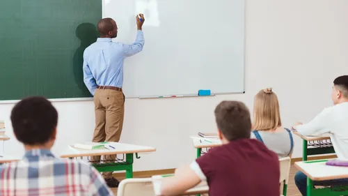 Menace d'attentat contre un lycée rennais : un mineur jugé fin...