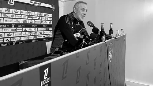 "Le football perd un très grand monsieur" : les hommages se...