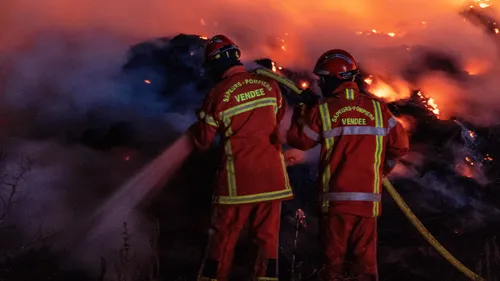 Vendée : 500 vacanciers évacués d'un camping après un incendie