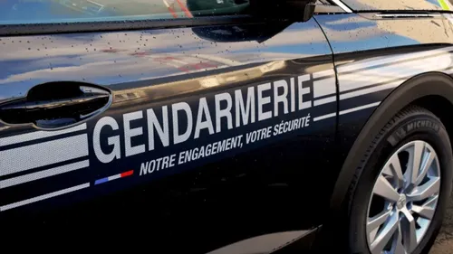 Deux-Sèvres : 1 500 personnes réunies sur une parcelle agricole...