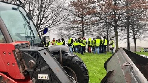 Gilets jaunes : un appel à "reprendre les ronds-points" ce week-end