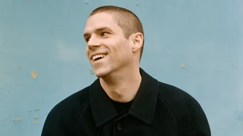 Hervé présente "Sémaphore", son nouveau hit, sur Alouette