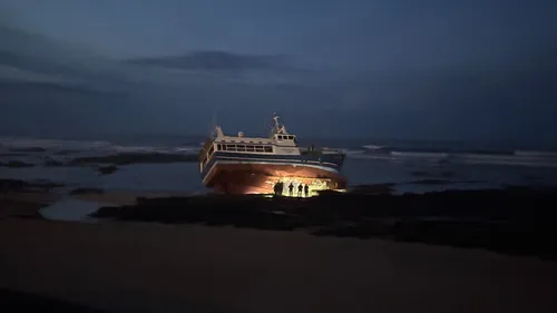 Échouage d’un navire de pêche aux Sables-d’Olonne : des démineurs...
