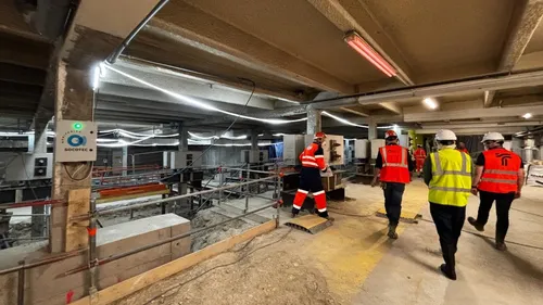 "Ce n'est pas un chantier commun" : les travaux continuent pour...