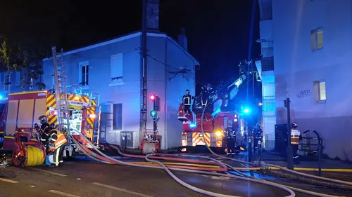 Nantes : deux pompiers victimes d'un coup de chaleur lors d'un feu...