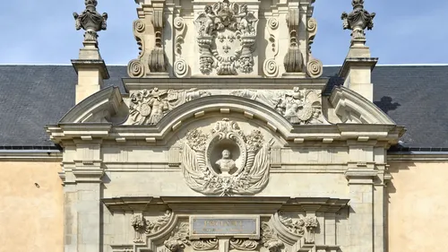 Quinze élèves du lycée militaire du Prytanée en garde à vue pour...