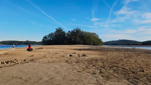 Sécheresse : à Vassivière, le lac est trop bas pour naviguer